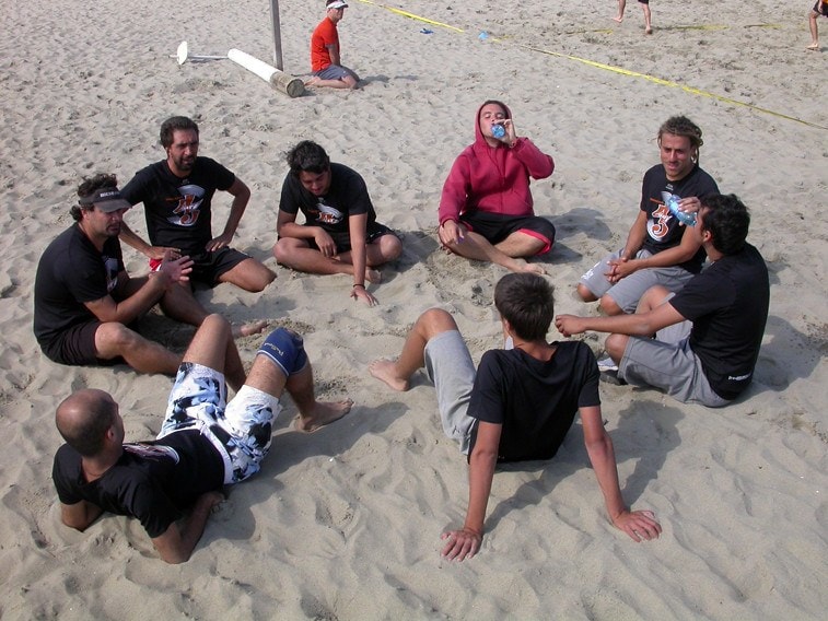 Athlètes de Ultimate en pleine action